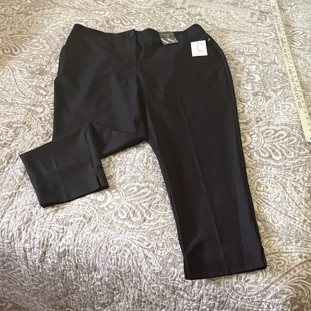 Worthington Black Ankle Cropped Dress Pants